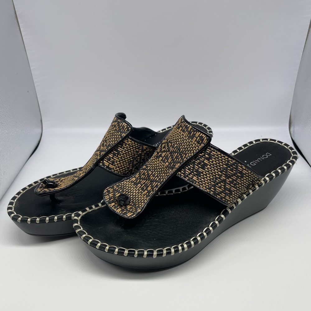 Womens Sandal *Donald Pliner*